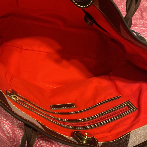 Dooney and Bourke large tote.  New with tag - Picture 8 of 14